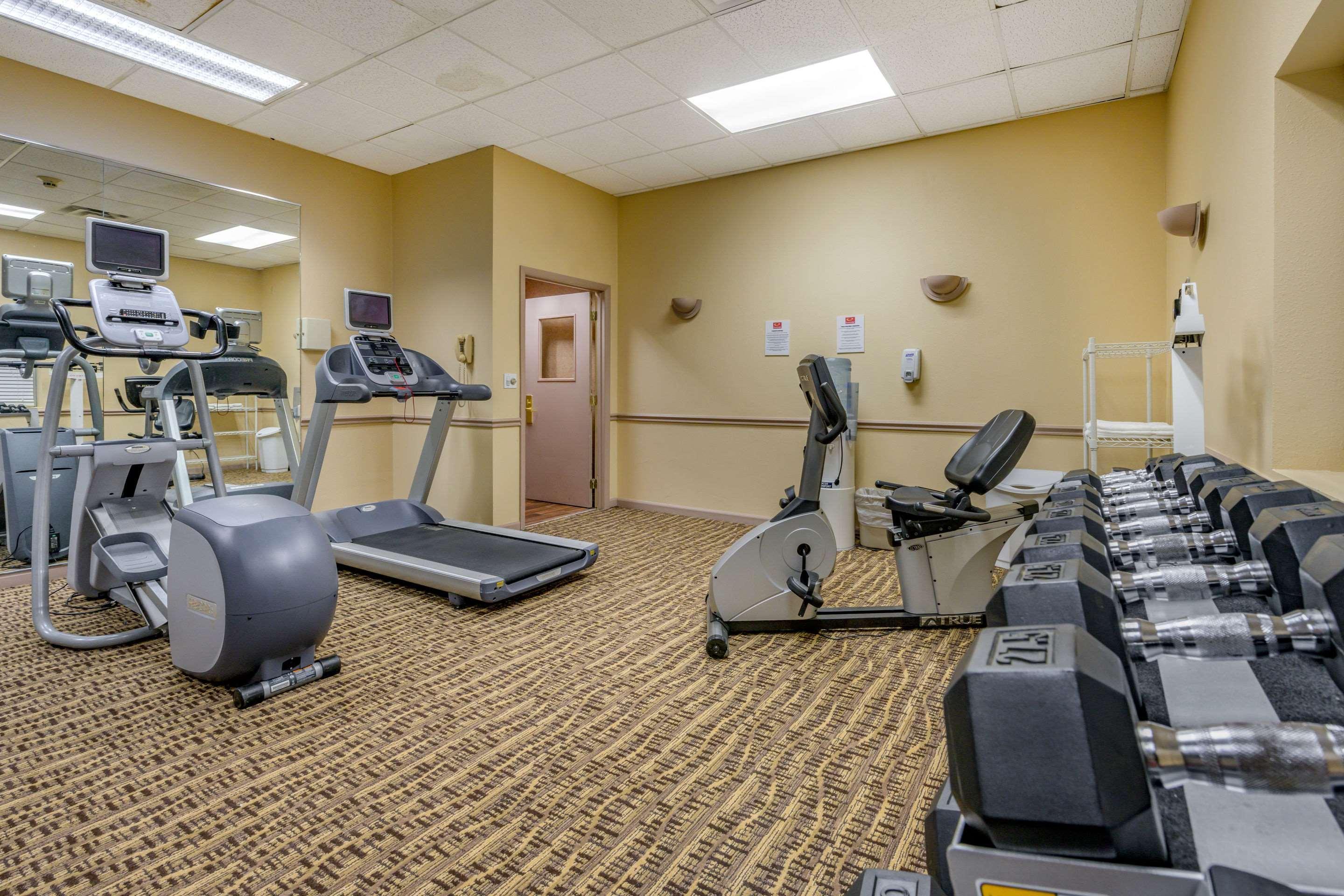 Econo Lodge Inn & Suites Triadelphia - Wheeling Eksteriør bilde