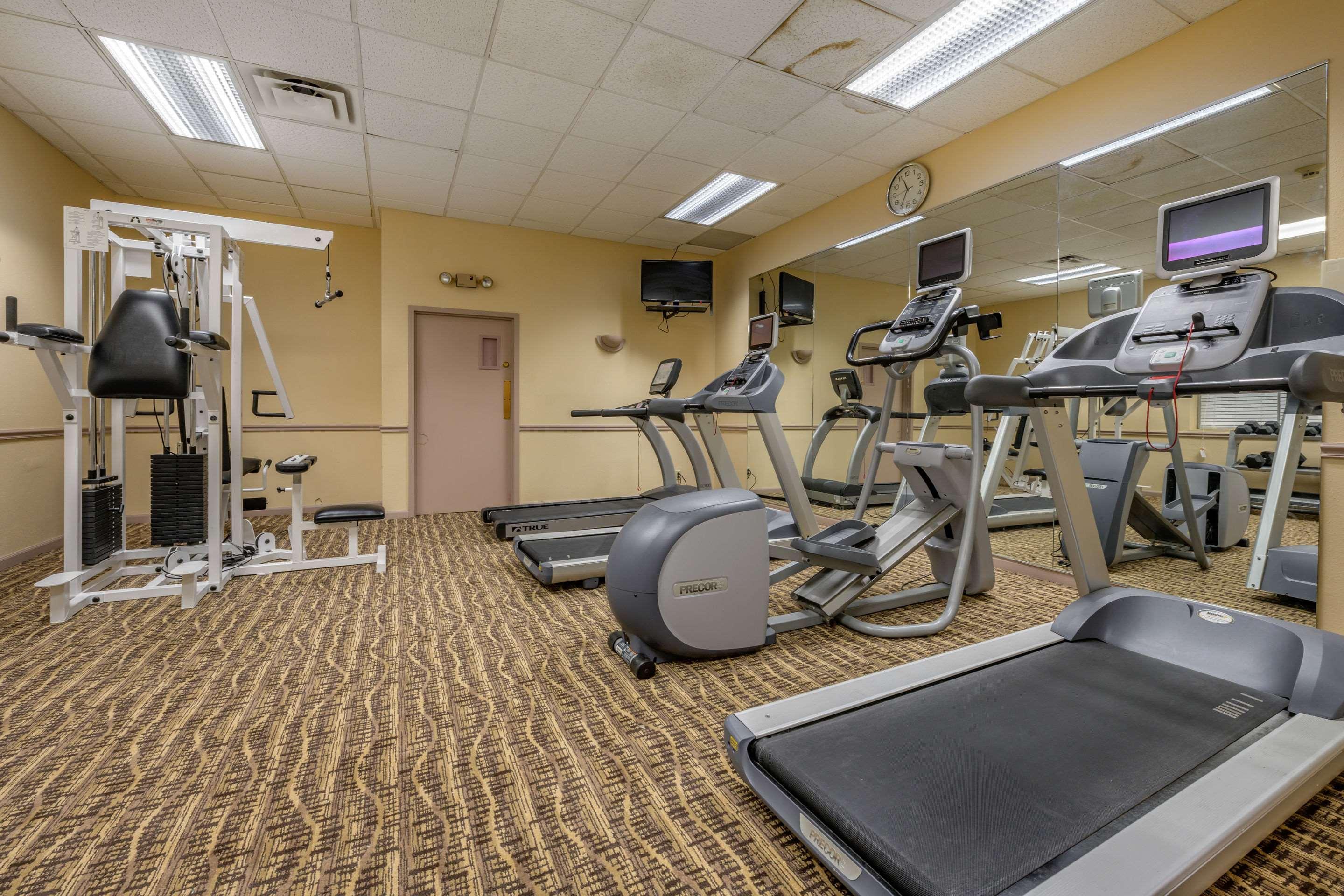 Econo Lodge Inn & Suites Triadelphia - Wheeling Eksteriør bilde