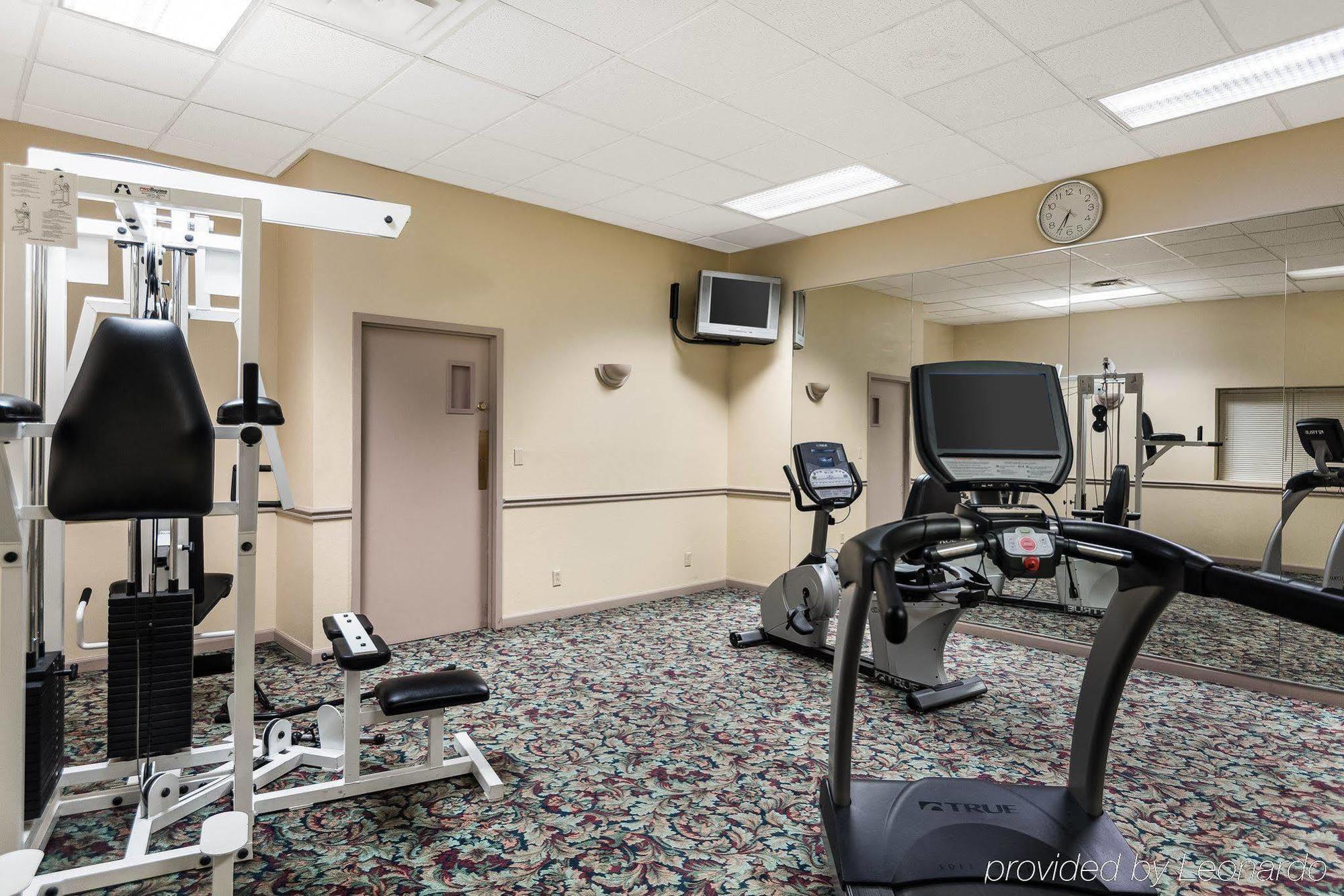 Econo Lodge Inn & Suites Triadelphia - Wheeling Eksteriør bilde